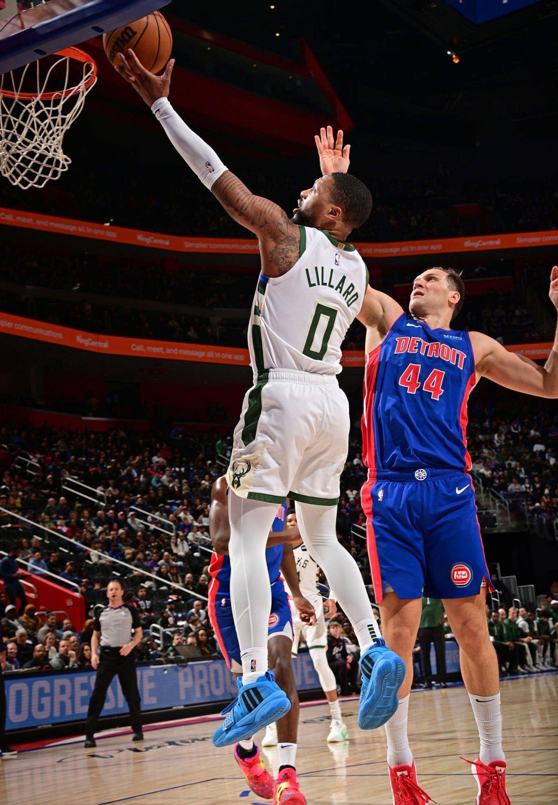 关于波士顿凯尔特人NBA力压密尔沃基雄鹿，塔图姆关键时刻接管比赛的信息